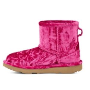 UGG Classic Mini II Velvet Boots in the "Raspberry Sorbet" Size Little Girls 3